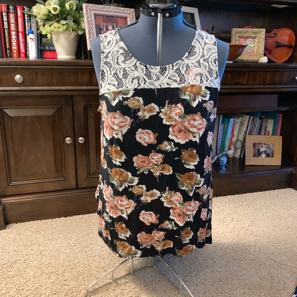 Sleeveless tank